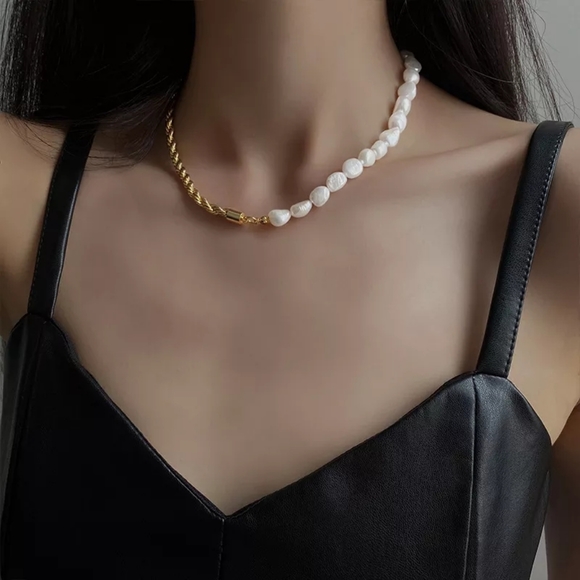 Jewelry - NEW FRESHWATER PEAL KOREAN PERSONALITY FEMININITY RETRO COLLARBONE CHAIN NECKLAC